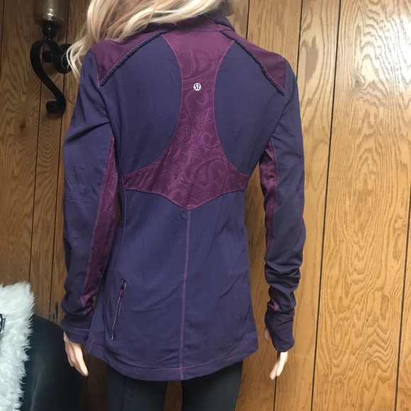 Lululemon"Purple Stripe Star Runner 1/2 Zip Pullover- Size None-Good Condition - Picture 5 of 14